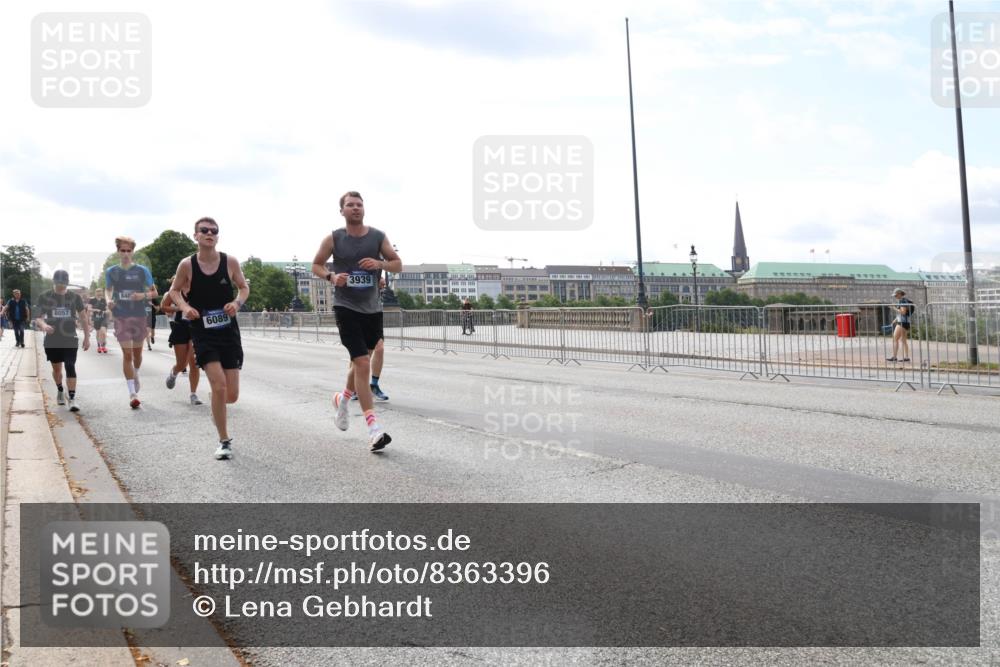 29.06.2025 - hella hamburg halbmarathon Lena Gebhardt http://msf.ph/oto/8363396 29.06.2025 10:14:19 Lombardsbrücke 8057, 6089, 3939, 1194, 1406, 1480, 1890, 2494, 2990, 3020, 3154, 3756, 3834, 3939, 4032, 4962, 5670, 6028, 6083, 6089, 6287, 6366, 6710, 7209, 7442, 7802, 7840, 7991, 8001, 8057, 8147, 8409, 8892, 9845, 9886, 10224, 10442, 10443, 11987, 12467, 12938, 13237, 13285, 13788, 14488, 15482, 15840, 16126, 17439, 17985, 18041, 18236, 18239 meine-sportfotos.de
