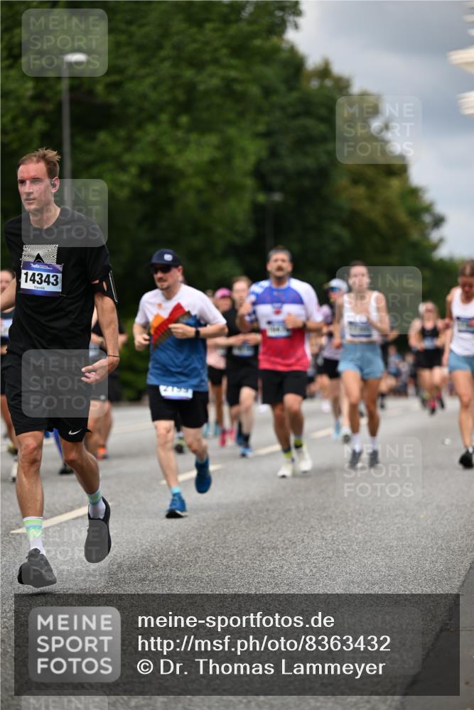 29.06.2025 - hella hamburg halbmarathon Dr. Thomas Lammeyer http://msf.ph/oto/8363432 29.06.2025 10:41:33 Kennedybrücke 56, 1022, 1118, 1276, 1339, 1488, 1490, 1597, 1819, 1952, 2104, 2199, 2272, 2480, 2552, 3165, 3230, 3714, 3873, 4347, 4442, 4618, 4733, 5146, 5224, 5560, 5640, 5940, 6243, 6584, 6804, 6821, 7085, 7202, 7235, 7544, 7707, 7823, 8315, 8758, 8843, 9054, 9055, 9288, 10024, 10112, 10159, 10476, 10762, 10798, 10919, 10931 meine-sportfotos.de