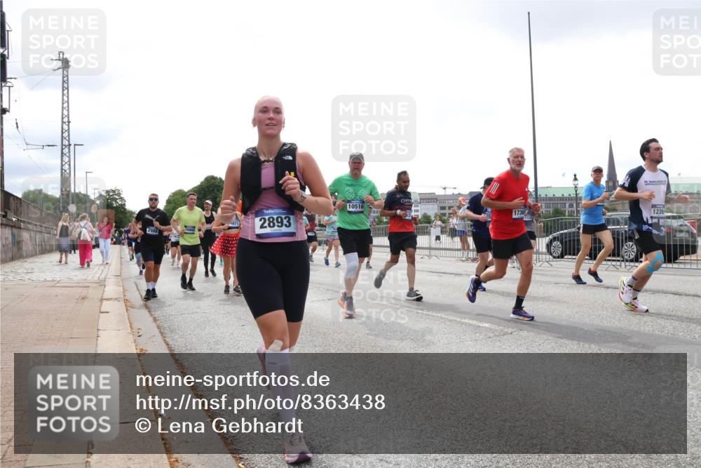 29.06.2025 - hella hamburg halbmarathon Lena Gebhardt http://msf.ph/oto/8363438 29.06.2025 10:39:22 Lombardsbrücke 2998, 16866, 4871, 2893, 10516, 1736, 1239, 1451, 1760, 1856, 1883, 2092, 2524, 2534, 2571, 2574, 2578, 2843, 2893, 2998, 3275, 3307, 3353, 3727, 3745, 4257, 4320, 4410, 4523, 4603, 4609, 4659, 4855, 4882, 5045, 5701, 6062, 6112, 6321, 6342, 6343, 6427, 6611, 6719, 6726, 6748, 7053, 7199, 7341, 7501, 7506, 7524, 7589, 7684, 7815, 8203, 8243, 8457, 8783, 8995, 9393, 9420, 9446, 9569, 9698, 9747, 9777, 9974, 9977, 10001, 10072, 10315, 10512, 10516, 13060 meine-sportfotos.de