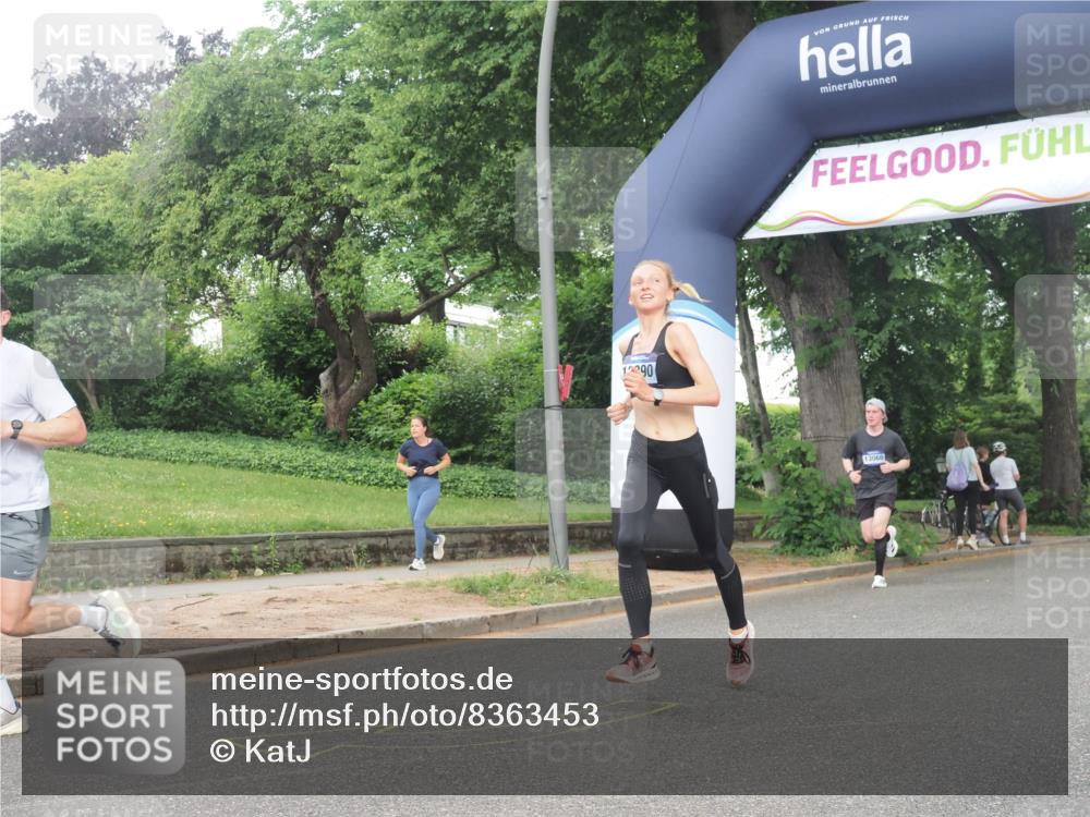 29.06.2025 - hella hamburg halbmarathon KatJ http://msf.ph/oto/8363453 29.06.2025 10:22:44 Zwischen KM18-KM19 1959, 2836, 6473 meine-sportfotos.de
