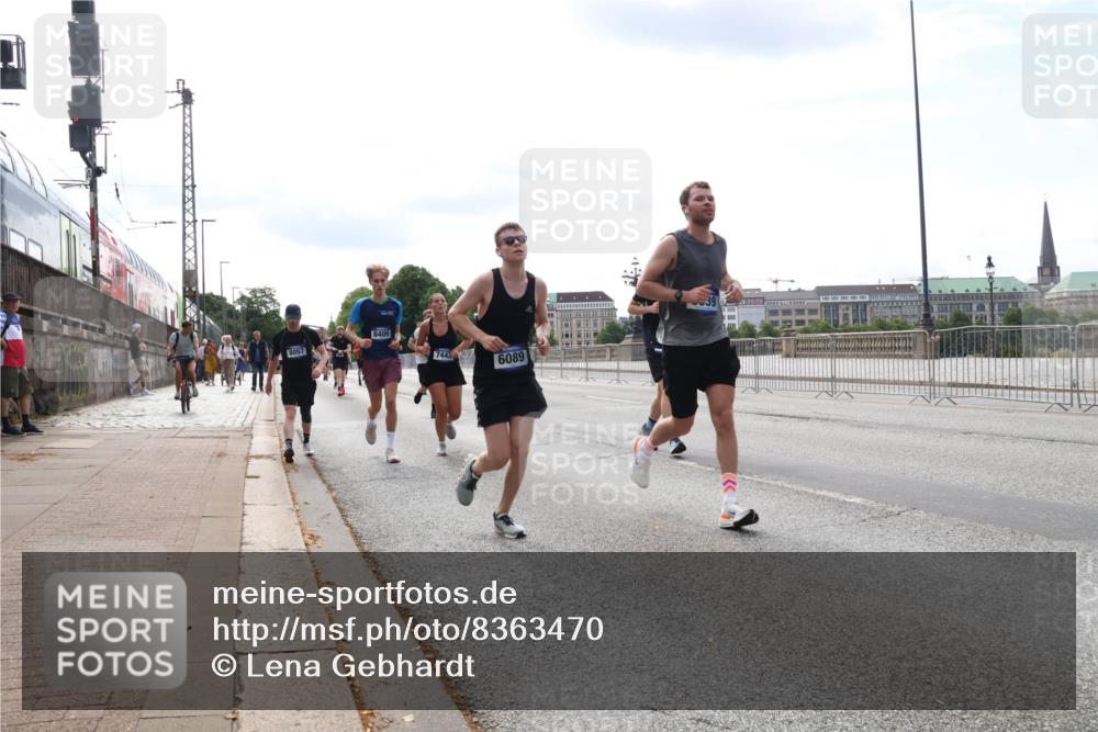 29.06.2025 - hella hamburg halbmarathon Lena Gebhardt http://msf.ph/oto/8363470 29.06.2025 10:14:19 Lombardsbrücke 8409, 8057, 744, 6089, 39, 1194, 1406, 1480, 1890, 2494, 2990, 3020, 3154, 3756, 3834, 3939, 4032, 4962, 5670, 6028, 6083, 6089, 6287, 6366, 6710, 7209, 7442, 7802, 7840, 7991, 8001, 8057, 8147, 8409, 8892, 9845, 9886, 10224, 10442, 10443, 11987, 12467, 12938, 13237, 13285, 13788, 14488, 15482, 15840, 16126, 17439, 17985, 18041, 18236, 18239 meine-sportfotos.de