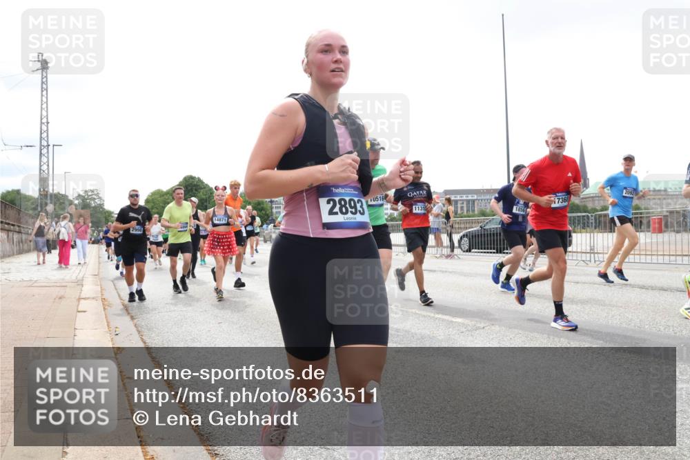 29.06.2025 - hella hamburg halbmarathon Lena Gebhardt http://msf.ph/oto/8363511 29.06.2025 10:39:22 Lombardsbrücke 2998, 14871, 2893, 10516, 1131, 1856, 17368, 2092, 1451, 1760, 1856, 1883, 2092, 2524, 2534, 2571, 2574, 2578, 2843, 2893, 2998, 3275, 3307, 3353, 3727, 3745, 4257, 4320, 4410, 4523, 4603, 4609, 4659, 4855, 4882, 5045, 5701, 6062, 6112, 6321, 6342, 6343, 6427, 6611, 6719, 6726, 6748, 7053, 7199, 7341, 7501, 7506, 7524, 7589, 7684, 7815, 8203, 8243, 8457, 8783, 8995, 9393, 9420, 9446, 9569, 9698, 9747, 9777, 9974, 9977, 10001, 10072, 10315, 10512, 10516, 13060 meine-sportfotos.de