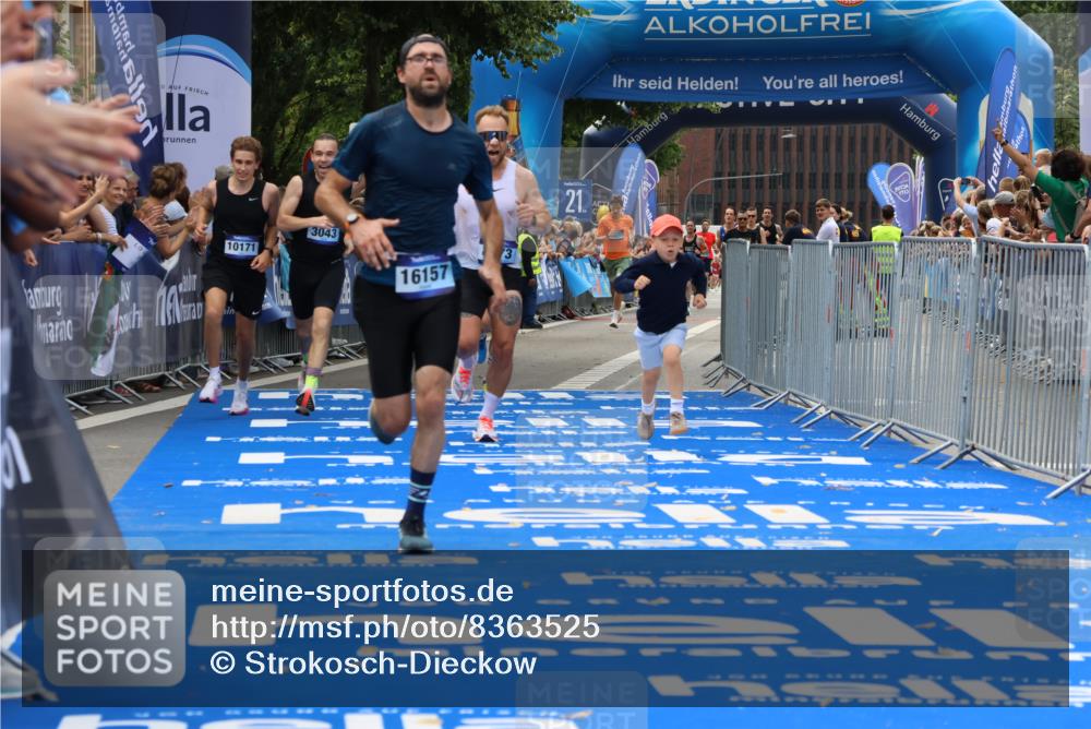 29.06.2025 - hella hamburg halbmarathon Strokosch-Dieckow http://msf.ph/oto/8363525 29.06.2025 10:29:05 Ziel 3043, 8473, 10171, 10351, 16157, 18874, 19194 meine-sportfotos.de