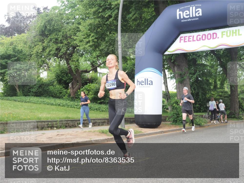 29.06.2025 - hella hamburg halbmarathon KatJ http://msf.ph/oto/8363535 29.06.2025 10:22:45 Zwischen KM18-KM19 1959, 2836, 6473 meine-sportfotos.de