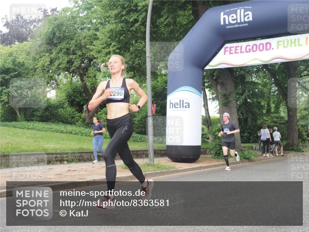 29.06.2025 - hella hamburg halbmarathon KatJ http://msf.ph/oto/8363581 29.06.2025 10:22:45 Zwischen KM18-KM19 1959, 2836, 6473 meine-sportfotos.de