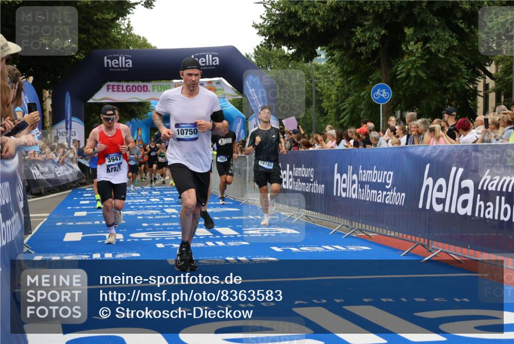 29.06.2025 - hella hamburg halbmarathon Strokosch-Dieckow http://msf.ph/oto/8363583 29.06.2025 10:50:49 Ziel 1466, 2234, 2788, 3654, 3947, 4839, 5018, 5115, 7052, 7369, 8205, 8572, 8657, 10750, 11551, 13687, 15362, 15395, 15426, 15643, 15720, 17129, 17908, 18182, 18229, 18370 meine-sportfotos.de