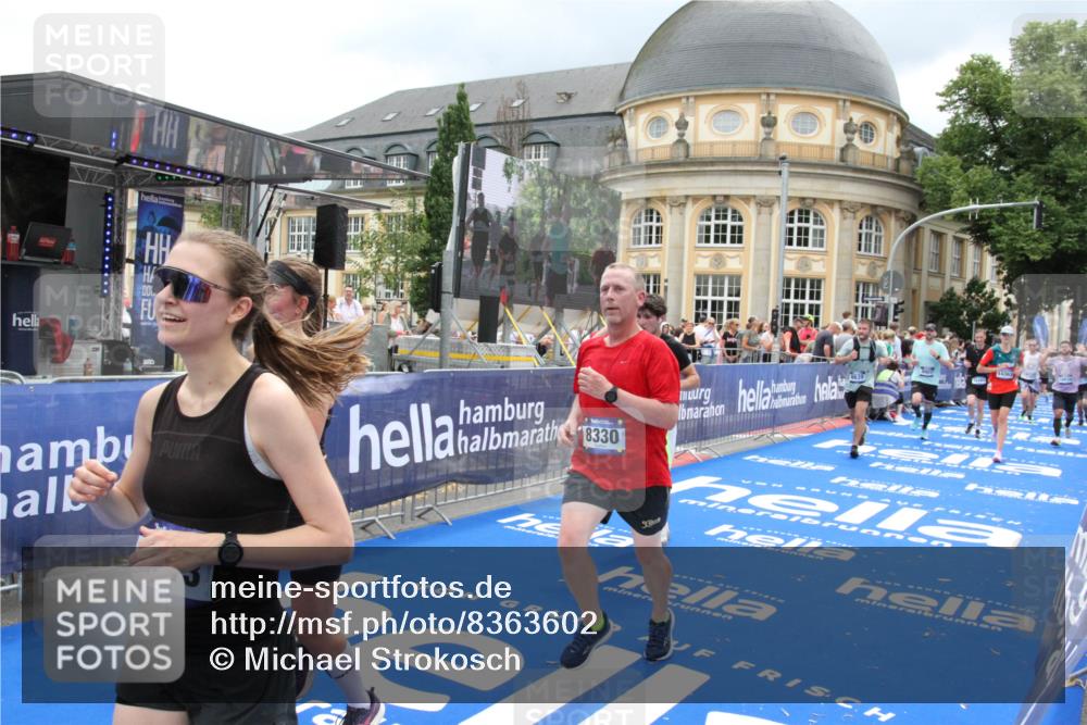29.06.2025 - hella hamburg halbmarathon Michael Strokosch http://msf.ph/oto/8363602 29.06.2025 10:56:14 Ziel 1193, 4594, 4813, 5465, 5492, 5570, 8330, 8639, 9907, 10789, 12545, 14363, 15484, 16113, 16634, 17468, 17640, 17642 meine-sportfotos.de