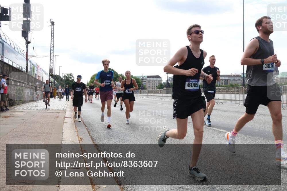 29.06.2025 - hella hamburg halbmarathon Lena Gebhardt http://msf.ph/oto/8363607 29.06.2025 10:14:20 Lombardsbrücke 8057, 8409, 7442, 6089, 3939, 1194, 1406, 1480, 1890, 2494, 2990, 3020, 3154, 3756, 3834, 3939, 4032, 4962, 5670, 6028, 6083, 6089, 6287, 6366, 6710, 7209, 7442, 7802, 7840, 7991, 8001, 8057, 8147, 8409, 8892, 9845, 9886, 10224, 10442, 10443, 10610, 11987, 12467, 12938, 13237, 13285, 13788, 14488, 15482, 15840, 16126, 17439, 17985, 18041, 18236, 18239 meine-sportfotos.de