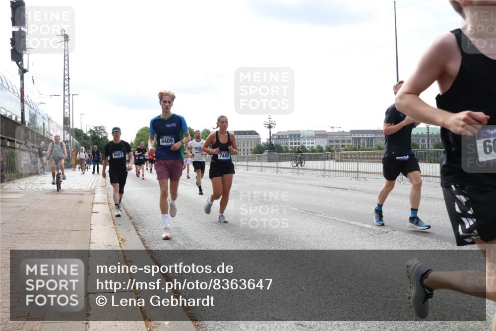 29.06.2025 - hella hamburg halbmarathon Lena Gebhardt http://msf.ph/oto/8363647 29.06.2025 10:14:20 Lombardsbrücke 8057, 8409, 7442, 60, 1194, 1406, 1480, 1890, 2494, 2990, 3020, 3154, 3756, 3834, 3939, 4032, 4962, 5670, 6028, 6083, 6089, 6287, 6366, 6710, 7209, 7442, 7802, 7840, 7991, 8001, 8057, 8147, 8409, 8892, 9845, 9886, 10224, 10442, 10443, 10610, 11987, 12467, 12938, 13237, 13285, 13788, 14488, 15482, 15840, 16126, 17439, 17985, 18041, 18236, 18239 meine-sportfotos.de
