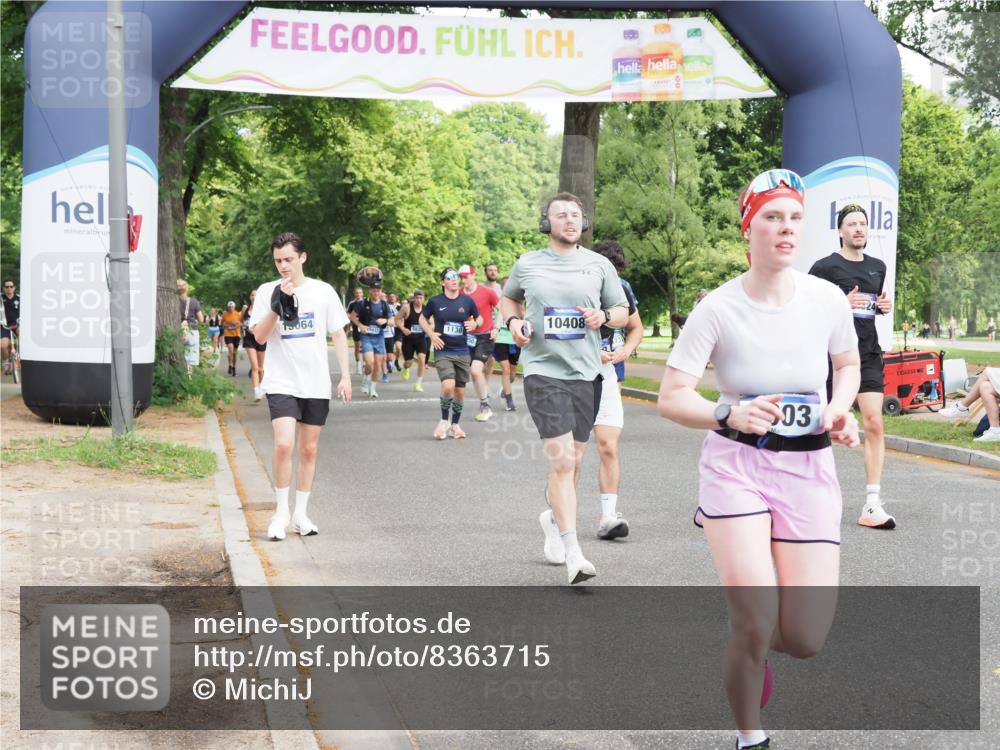 29.06.2025 - hella hamburg halbmarathon MichiJ http://msf.ph/oto/8363715 29.06.2025 10:43:31 Zwischen KM18-KM19 1972, 2083, 2250, 2741, 2982, 2996, 4594, 4813, 5492, 7547, 8968, 9246, 9727, 9903, 10093, 10133, 10408, 10665, 13064, 14737, 16434, 17828, 18117, 18208, 18867, 18899, 19184 meine-sportfotos.de