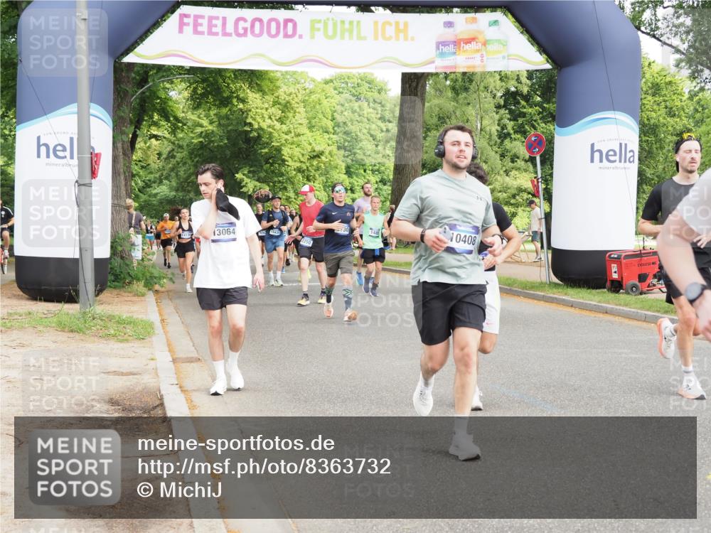 29.06.2025 - hella hamburg halbmarathon MichiJ http://msf.ph/oto/8363732 29.06.2025 10:43:31 Zwischen KM18-KM19 1972, 2083, 2250, 2741, 2982, 2996, 4594, 4813, 5492, 7547, 8968, 9246, 9727, 9903, 10093, 10133, 10408, 10665, 13064, 14737, 16434, 17828, 18117, 18208, 18867, 18899, 19184 meine-sportfotos.de