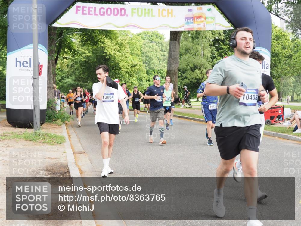 29.06.2025 - hella hamburg halbmarathon MichiJ http://msf.ph/oto/8363765 29.06.2025 10:43:32 Zwischen KM18-KM19 1130, 1485, 2083, 2250, 2741, 2996, 4813, 5492, 7547, 8968, 9246, 9727, 9903, 10133, 10408, 10665, 13064, 14737, 15431, 16434, 17828, 18117, 18867, 18899, 19184 meine-sportfotos.de