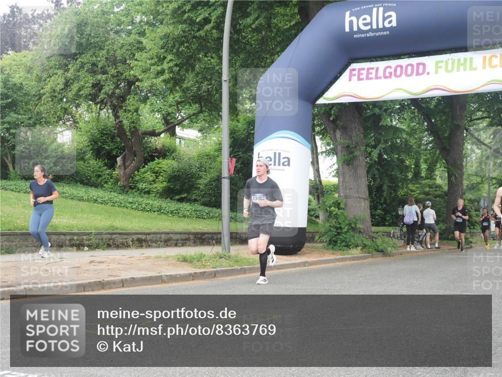 29.06.2025 - hella hamburg halbmarathon KatJ http://msf.ph/oto/8363769 29.06.2025 10:22:46 Zwischen KM18-KM19 1959, 2836, 6473 meine-sportfotos.de