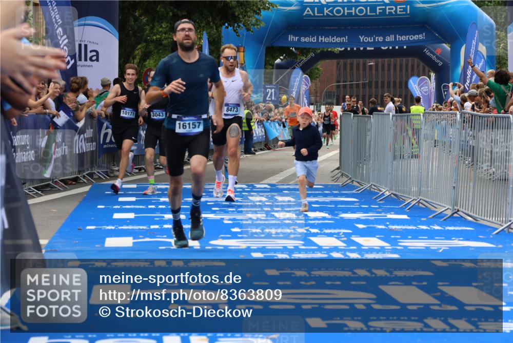 29.06.2025 - hella hamburg halbmarathon Strokosch-Dieckow http://msf.ph/oto/8363809 29.06.2025 10:29:05 Ziel 3043, 8473, 10171, 10351, 16157, 18874, 19194 meine-sportfotos.de