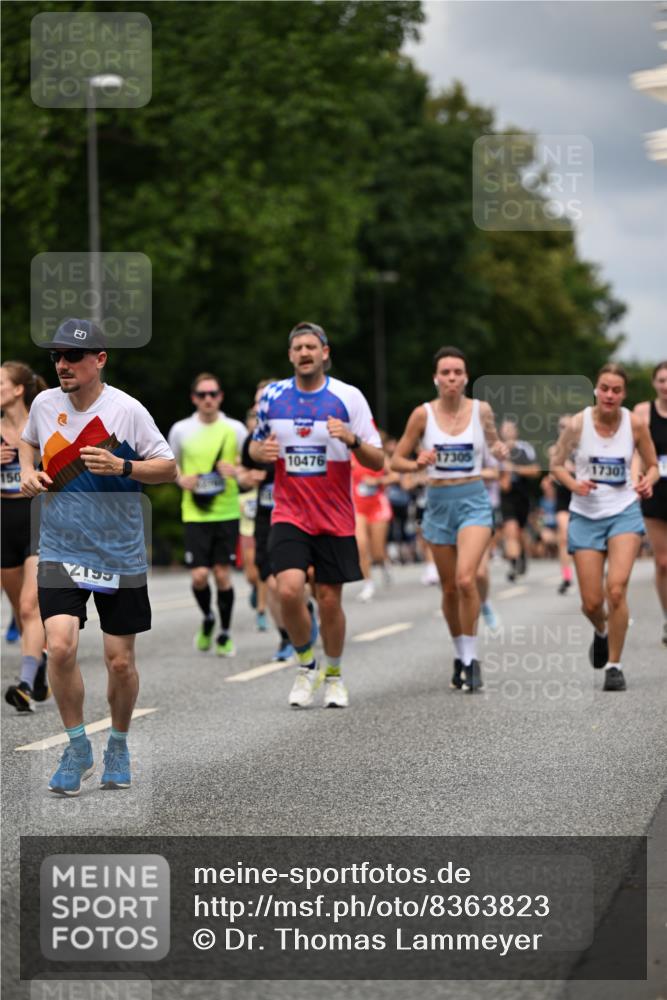 29.06.2025 - hella hamburg halbmarathon Dr. Thomas Lammeyer http://msf.ph/oto/8363823 29.06.2025 10:41:34 Kennedybrücke 56, 1022, 1118, 1276, 1339, 1490, 1597, 1819, 1952, 2031, 2104, 2199, 2272, 2480, 2552, 3165, 3230, 3714, 3873, 4347, 4442, 4618, 4733, 5146, 5224, 5640, 5940, 6243, 6584, 6804, 6821, 7085, 7202, 7235, 7544, 7707, 7823, 8315, 8499, 8758, 8843, 9054, 9055, 9288, 10024, 10112, 10159, 10476, 10762, 10798, 10919, 10931 meine-sportfotos.de