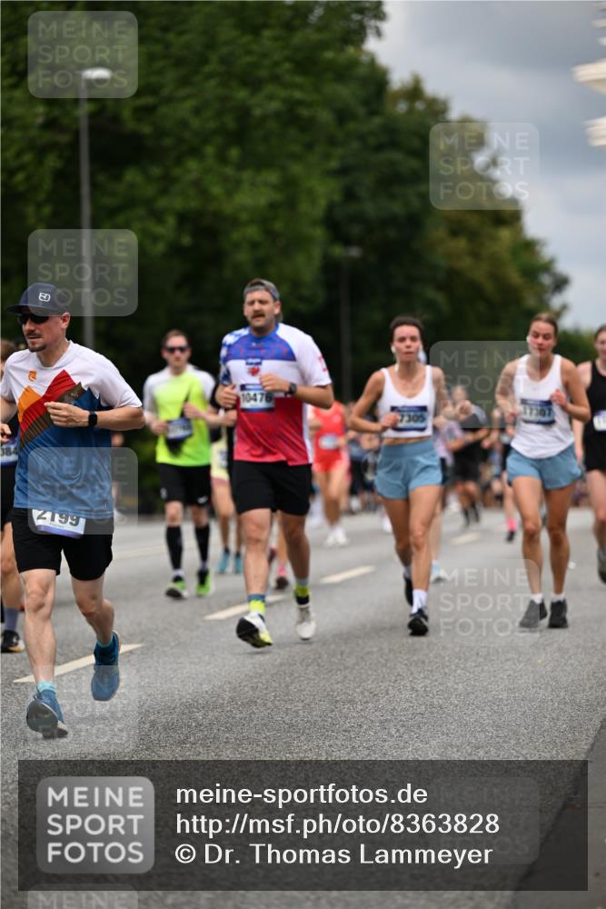 29.06.2025 - hella hamburg halbmarathon Dr. Thomas Lammeyer http://msf.ph/oto/8363828 29.06.2025 10:41:34 Kennedybrücke 56, 1022, 1118, 1276, 1339, 1490, 1597, 1819, 1952, 2031, 2104, 2199, 2272, 2480, 2552, 3165, 3230, 3714, 3873, 4347, 4442, 4618, 4733, 5146, 5224, 5640, 5940, 6243, 6584, 6804, 6821, 7085, 7202, 7235, 7544, 7707, 7823, 8315, 8499, 8758, 8843, 9054, 9055, 9288, 10024, 10112, 10159, 10476, 10762, 10798, 10919, 10931 meine-sportfotos.de