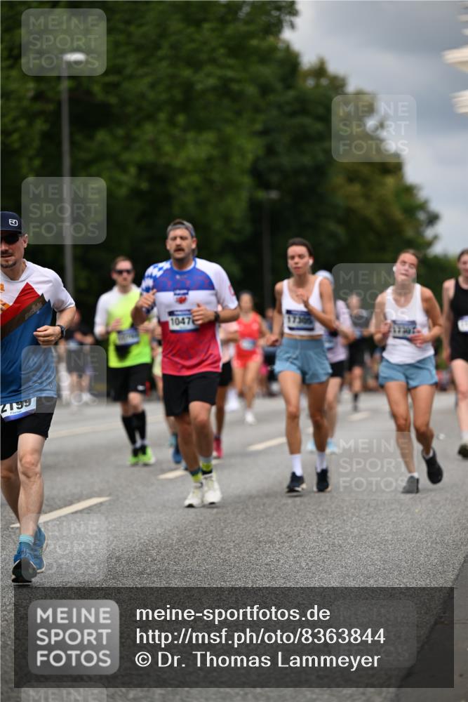 29.06.2025 - hella hamburg halbmarathon Dr. Thomas Lammeyer http://msf.ph/oto/8363844 29.06.2025 10:41:35 Kennedybrücke 56, 1022, 1118, 1276, 1339, 1490, 1597, 1819, 2031, 2104, 2199, 2272, 2480, 2552, 3165, 3230, 3714, 3873, 4347, 4442, 4618, 4733, 5146, 5224, 5640, 5940, 6243, 6584, 6804, 6821, 7085, 7202, 7235, 7544, 7707, 7823, 8315, 8499, 8758, 8843, 9054, 9055, 9288, 10024, 10112, 10159, 10476, 10762, 10798, 10919, 10931 meine-sportfotos.de