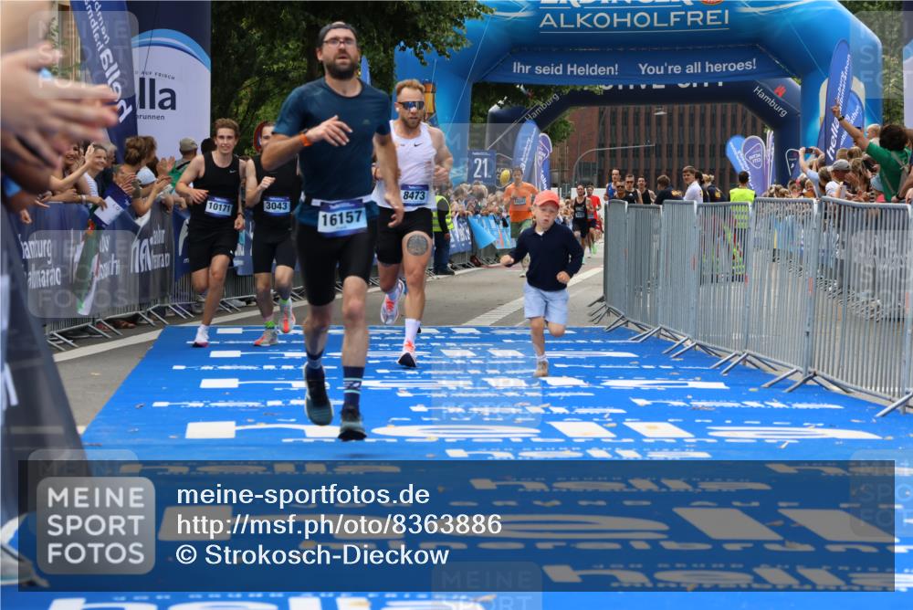 29.06.2025 - hella hamburg halbmarathon Strokosch-Dieckow http://msf.ph/oto/8363886 29.06.2025 10:29:05 Ziel 3043, 8473, 10171, 10351, 16157, 18874, 19194 meine-sportfotos.de