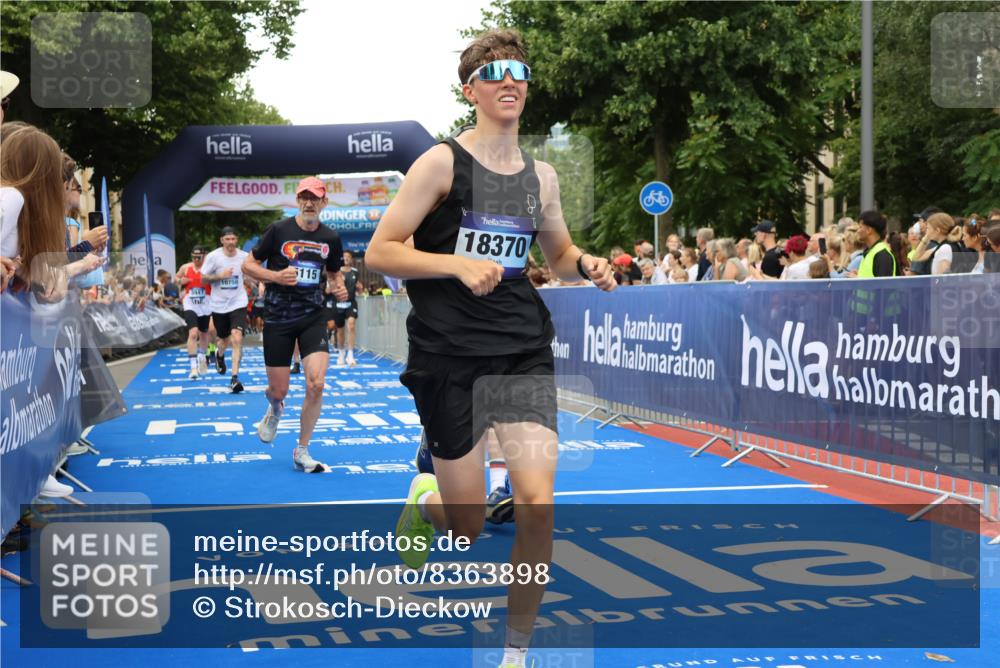 29.06.2025 - hella hamburg halbmarathon Strokosch-Dieckow http://msf.ph/oto/8363898 29.06.2025 10:50:46 Ziel 1466, 2234, 2788, 3654, 3947, 4839, 5018, 5115, 6712, 7052, 7134, 7952, 8205, 8657, 10750, 11356, 13701, 15395, 15426, 15643, 15720, 17129, 17908, 18182, 18229, 18370, 18820 meine-sportfotos.de