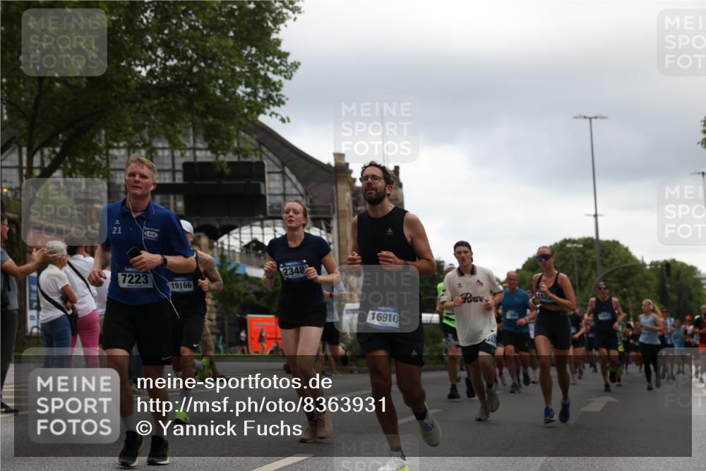29.06.2025 - hella hamburg halbmarathon Yannick Fuchs http://msf.ph/oto/8363931 29.06.2025 10:53:19 20KM 2006, 2348, 2584, 2677, 2957, 2978, 3114, 3181, 3279, 3425, 3983, 4088, 4592, 4796, 5347, 5885, 6087, 6202, 6220, 6438, 6997, 7031, 7223, 7287, 8290, 10036, 10587, 10759, 10896, 10943, 11935, 11938, 12206, 12261, 12564, 12633, 12736, 12862, 13583, 13761, 14567, 14732, 14902, 14928, 14965, 15232, 15240, 15284, 15824, 16160, 16341, 16910, 16980, 17017, 17176, 17503, 17630, 18153, 18266, 18327, 18467, 18485, 18716, 19015, 19160 meine-sportfotos.de