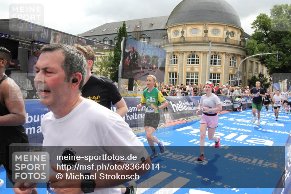 29.06.2025 - hella hamburg halbmarathon Michael Strokosch http://msf.ph/oto/8364014 29.06.2025 10:56:21 Ziel 1193, 4029, 5465, 5672, 7547, 9903, 10789, 11231, 11309, 12348, 15300, 15484, 16113, 16375, 16634, 17468, 18117, 18495, 18652, 18741, 19152 meine-sportfotos.de