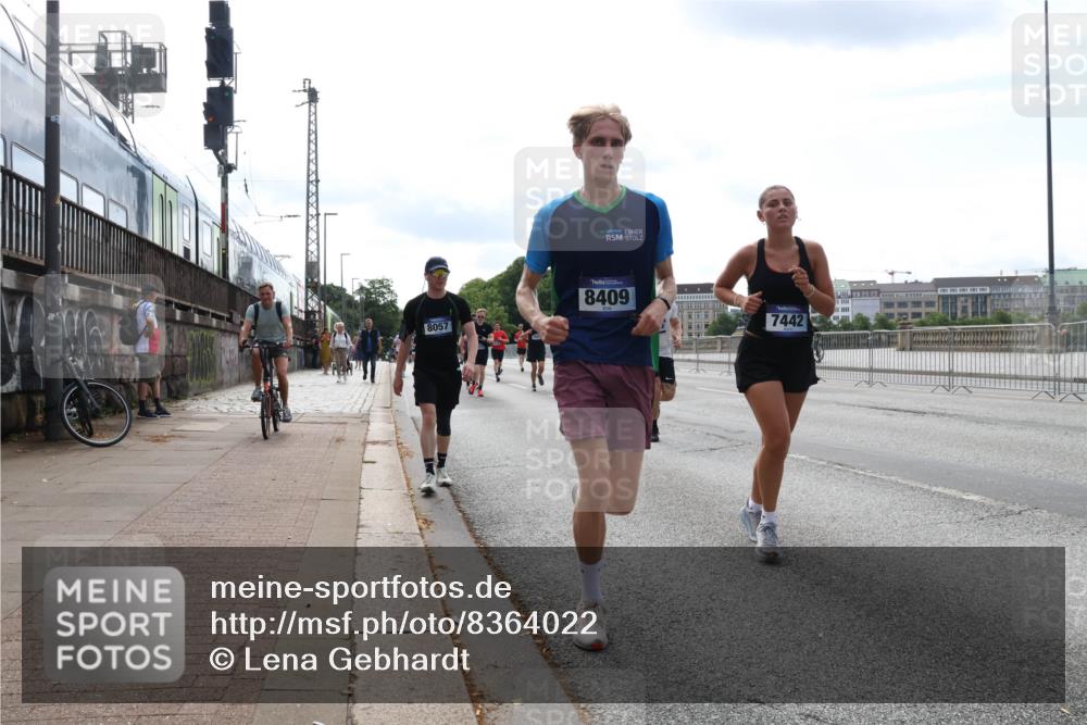 29.06.2025 - hella hamburg halbmarathon Lena Gebhardt http://msf.ph/oto/8364022 29.06.2025 10:14:21 Lombardsbrücke 8057, 8409, 7442, 1194, 1406, 1728, 1890, 2494, 2990, 3020, 3154, 3756, 3834, 3939, 4032, 4962, 5670, 6028, 6083, 6089, 6287, 6366, 6710, 7209, 7442, 7802, 7840, 7991, 8001, 8057, 8147, 8409, 8892, 9845, 9886, 10224, 10442, 10443, 10610, 11987, 12467, 12938, 13237, 13285, 13788, 14488, 15482, 15840, 16126, 17439, 17985, 18041, 18236, 18239 meine-sportfotos.de