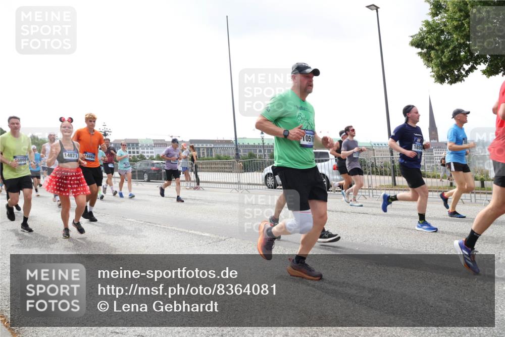 29.06.2025 - hella hamburg halbmarathon Lena Gebhardt http://msf.ph/oto/8364081 29.06.2025 10:39:23 Lombardsbrücke 14871, 6866, 16884, 9914, 0518, 1112, 1760, 1856, 1883, 2092, 2524, 2534, 2571, 2574, 2578, 2843, 2893, 2998, 3275, 3307, 3353, 3727, 3745, 4410, 4523, 4603, 4609, 4659, 4855, 4882, 5045, 5701, 6062, 6112, 6321, 6342, 6343, 6427, 6428, 6611, 6719, 6726, 6748, 7053, 7199, 7341, 7501, 7506, 7524, 7589, 7684, 7815, 8203, 8243, 8457, 8783, 8995, 9393, 9420, 9446, 9569, 9698, 9747, 9777, 9974, 9977, 10001, 10072, 10315, 10512, 10516, 13060 meine-sportfotos.de