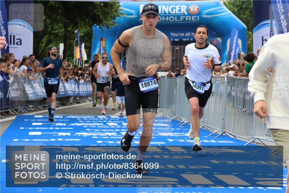 29.06.2025 - hella hamburg halbmarathon Strokosch-Dieckow http://msf.ph/oto/8364099 29.06.2025 10:29:02 Ziel 3043, 8473, 10171, 10351, 16157, 18874, 19142, 19194 meine-sportfotos.de