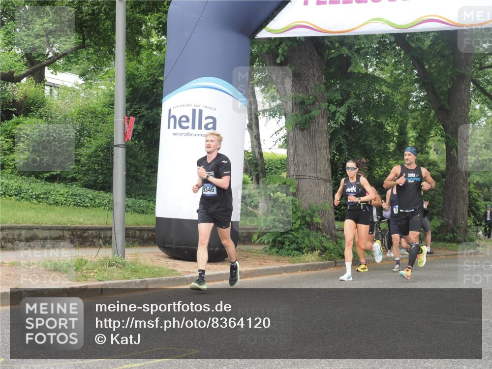 29.06.2025 - hella hamburg halbmarathon KatJ http://msf.ph/oto/8364120 29.06.2025 10:22:50 Zwischen KM18-KM19 4246 meine-sportfotos.de