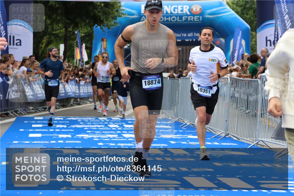 29.06.2025 - hella hamburg halbmarathon Strokosch-Dieckow http://msf.ph/oto/8364145 29.06.2025 10:29:02 Ziel 3043, 8473, 10171, 10351, 16157, 18874, 19142, 19194 meine-sportfotos.de
