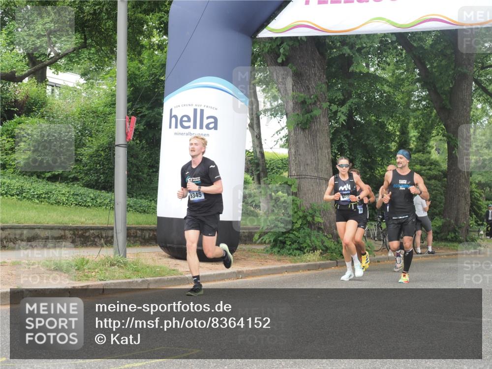 29.06.2025 - hella hamburg halbmarathon KatJ http://msf.ph/oto/8364152 29.06.2025 10:22:50 Zwischen KM18-KM19 4246 meine-sportfotos.de