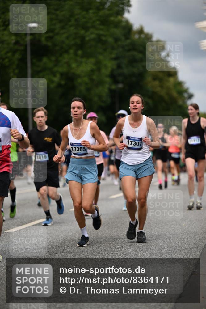 29.06.2025 - hella hamburg halbmarathon Dr. Thomas Lammeyer http://msf.ph/oto/8364171 29.06.2025 10:41:37 Kennedybrücke 56, 1022, 1118, 1276, 1339, 1597, 1799, 1819, 2016, 2031, 2104, 2199, 2272, 2480, 2552, 3165, 3230, 3873, 4347, 4442, 4618, 4733, 5146, 5224, 5640, 5940, 6243, 6584, 6821, 7085, 7202, 7235, 7544, 7707, 7823, 8499, 8758, 8843, 9054, 9055, 9288, 10024, 10112, 10159, 10476, 10762, 10798, 10919, 10931 meine-sportfotos.de
