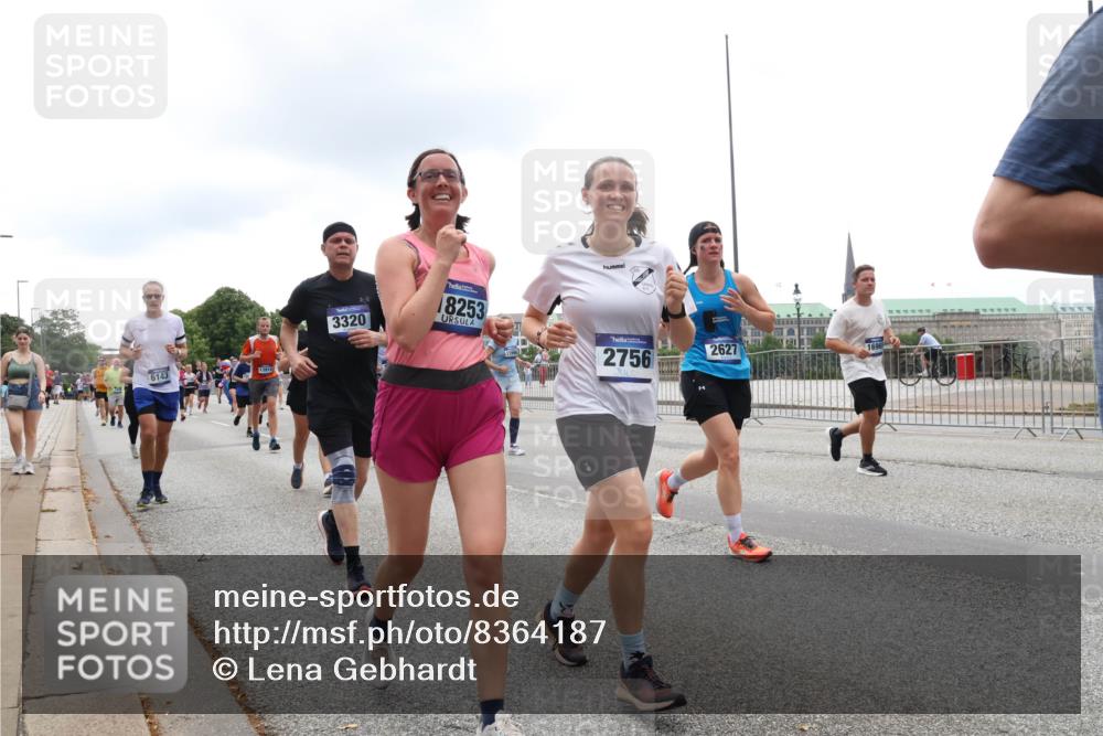 29.06.2025 - hella hamburg halbmarathon Lena Gebhardt http://msf.ph/oto/8364187 29.06.2025 10:48:31 Lombardsbrücke 6143, 13914, 3320, 8253, 2756, 2627, 1142, 1157, 1167, 1174, 1175, 1584, 1645, 1701, 2037, 2195, 2418, 2437, 2438, 2475, 2627, 2650, 2716, 2756, 2909, 2958, 3224, 3320, 3468, 3504, 3661, 3679, 3933, 4327, 4588, 5010, 5585, 5781, 5952, 6143, 7203, 7393, 7394, 7532, 7947, 7948, 8461, 8521, 8719, 8760, 8948, 9775, 9787, 9921, 10059, 10145, 10204, 10366, 10654, 10656, 11364, 11365, 11548, 11742, 11781, 13814, 13845, 15715, 16498, 16499, 16701 meine-sportfotos.de