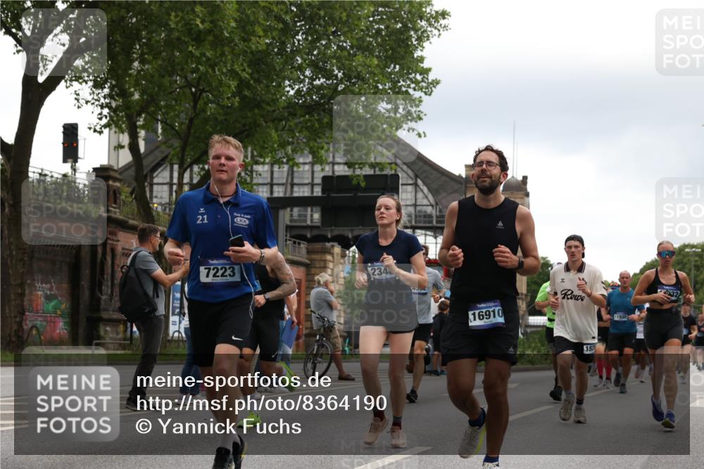 29.06.2025 - hella hamburg halbmarathon Yannick Fuchs http://msf.ph/oto/8364190 29.06.2025 10:53:19 20KM 2006, 2348, 2584, 2677, 2957, 2978, 3114, 3181, 3279, 3425, 3983, 4088, 4592, 4796, 5347, 5885, 6087, 6202, 6220, 6438, 6997, 7031, 7223, 7287, 8290, 10036, 10587, 10759, 10896, 10943, 11935, 11938, 12206, 12261, 12564, 12633, 12736, 12862, 13583, 13761, 14567, 14732, 14902, 14928, 14965, 15232, 15240, 15284, 15824, 16160, 16341, 16910, 16980, 17017, 17176, 17503, 17630, 18153, 18266, 18327, 18467, 18485, 18716, 19015, 19160 meine-sportfotos.de