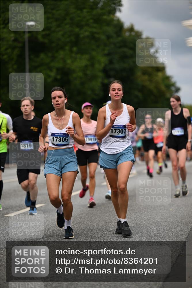 29.06.2025 - hella hamburg halbmarathon Dr. Thomas Lammeyer http://msf.ph/oto/8364201 29.06.2025 10:41:37 Kennedybrücke 56, 1022, 1118, 1276, 1339, 1597, 1799, 1819, 2016, 2031, 2104, 2199, 2272, 2480, 2552, 3165, 3230, 3873, 4347, 4442, 4618, 4733, 5146, 5224, 5640, 5940, 6243, 6584, 6821, 7085, 7202, 7235, 7544, 7707, 7823, 8499, 8758, 8843, 9054, 9055, 9288, 10024, 10112, 10159, 10476, 10762, 10798, 10919, 10931 meine-sportfotos.de