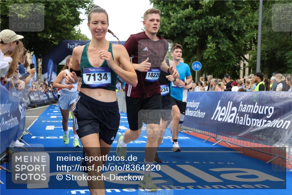 29.06.2025 - hella hamburg halbmarathon Strokosch-Dieckow http://msf.ph/oto/8364220 29.06.2025 10:50:43 Ziel 1399, 2234, 2788, 3947, 4346, 4839, 5018, 5115, 6662, 6712, 7134, 7583, 7786, 7952, 8657, 9057, 10750, 11356, 13701, 13808, 13875, 15426, 15519, 15720, 16291, 17129, 17908, 18182, 18229, 18370, 18413, 18820 meine-sportfotos.de