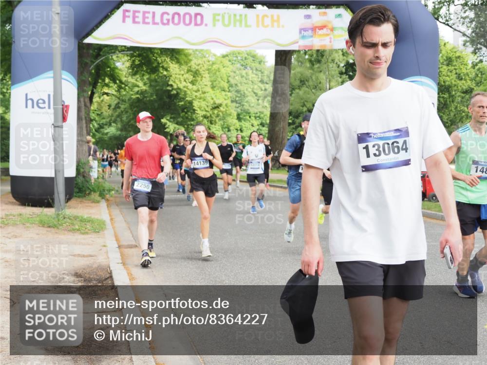 29.06.2025 - hella hamburg halbmarathon MichiJ http://msf.ph/oto/8364227 29.06.2025 10:43:35 Zwischen KM18-KM19 1130, 1485, 2250, 5492, 7547, 8825, 8968, 9246, 9903, 10133, 10408, 10665, 12014, 12196, 14139, 14737, 15090, 15431, 18867 meine-sportfotos.de