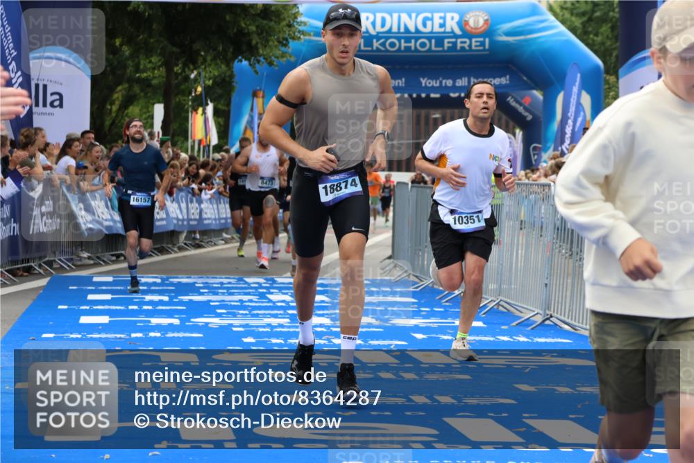 29.06.2025 - hella hamburg halbmarathon Strokosch-Dieckow http://msf.ph/oto/8364287 29.06.2025 10:29:02 Ziel 3043, 8473, 10171, 10351, 16157, 18874, 19142, 19194 meine-sportfotos.de