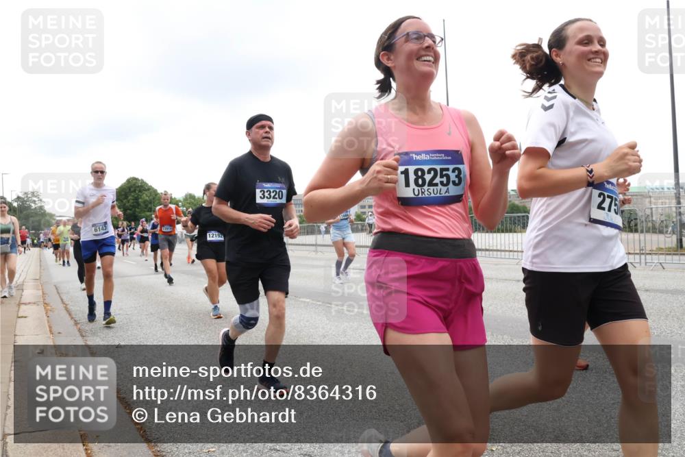 29.06.2025 - hella hamburg halbmarathon Lena Gebhardt http://msf.ph/oto/8364316 29.06.2025 10:48:31 Lombardsbrücke 6143, 13914, 12192, 3320, 18253, 275, 1142, 1157, 1167, 1174, 1175, 1584, 1645, 1701, 2037, 2195, 2418, 2437, 2438, 2475, 2627, 2650, 2716, 2756, 2909, 2958, 3224, 3320, 3468, 3504, 3661, 3679, 3933, 4327, 4588, 5010, 5585, 5781, 5952, 6143, 7203, 7393, 7394, 7532, 7947, 7948, 8461, 8521, 8719, 8760, 8948, 9775, 9787, 9921, 10059, 10145, 10204, 10366, 10654, 10656, 11364, 11365, 11548, 11742, 11781, 13814, 13845, 15715, 16498, 16499, 16701 meine-sportfotos.de