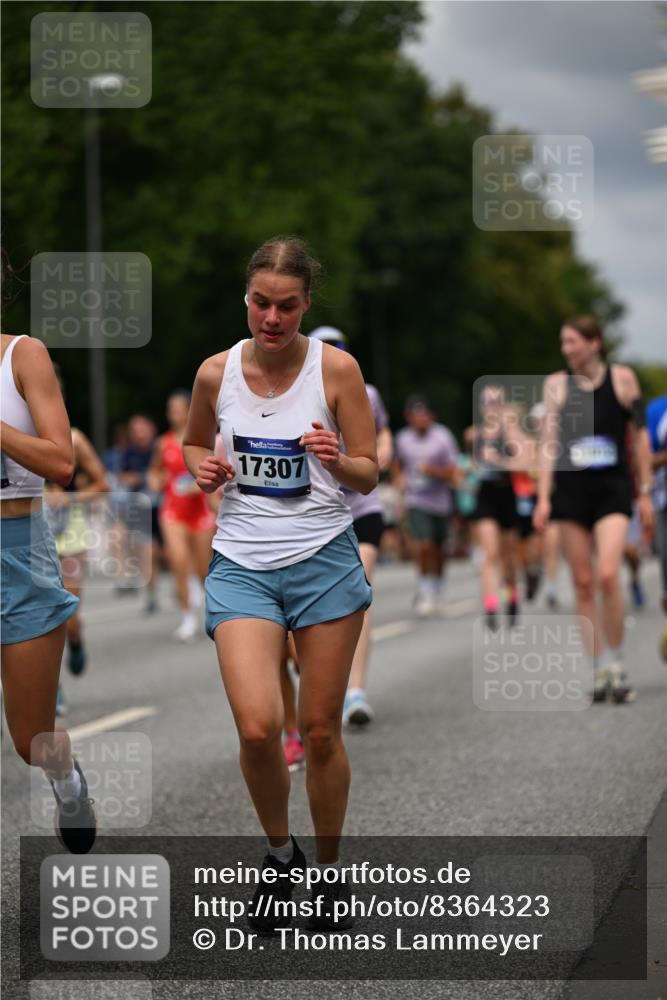 29.06.2025 - hella hamburg halbmarathon Dr. Thomas Lammeyer http://msf.ph/oto/8364323 29.06.2025 10:41:38 Kennedybrücke 56, 1022, 1118, 1276, 1337, 1339, 1799, 1819, 2016, 2031, 2104, 2199, 2272, 2480, 2552, 3165, 3230, 3873, 4347, 4442, 4618, 4733, 5146, 5224, 5640, 5940, 6243, 6584, 6821, 7085, 7124, 7235, 7544, 8499, 8758, 8843, 9054, 9055, 9288, 10024, 10112, 10159, 10476, 10762, 10798, 10919, 10931 meine-sportfotos.de