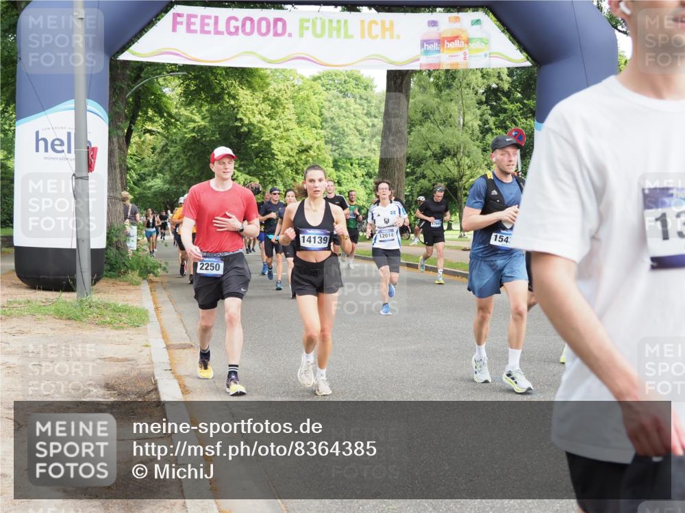 29.06.2025 - hella hamburg halbmarathon MichiJ http://msf.ph/oto/8364385 29.06.2025 10:43:36 Zwischen KM18-KM19 1130, 1485, 2250, 5492, 6399, 8825, 8968, 9246, 9903, 10408, 12014, 12196, 14139, 14737, 15090, 15125, 15431, 17665 meine-sportfotos.de