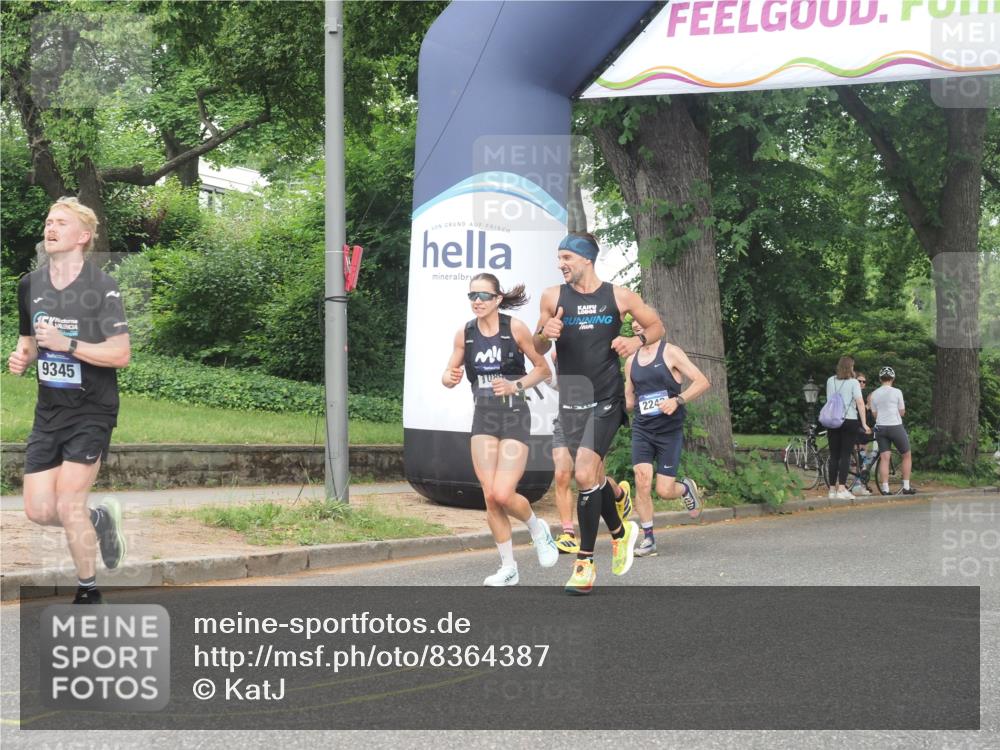 29.06.2025 - hella hamburg halbmarathon KatJ http://msf.ph/oto/8364387 29.06.2025 10:22:51 Zwischen KM18-KM19 4246 meine-sportfotos.de