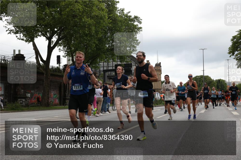 29.06.2025 - hella hamburg halbmarathon Yannick Fuchs http://msf.ph/oto/8364390 29.06.2025 10:53:20 20KM 2006, 2348, 2584, 2677, 2957, 2978, 3114, 3181, 3279, 3425, 3983, 4088, 4592, 4796, 5347, 5885, 6087, 6202, 6220, 6438, 7031, 7223, 7287, 8290, 10036, 10587, 10759, 10896, 10943, 11935, 11938, 12206, 12261, 12564, 12633, 12736, 12862, 13583, 13761, 14567, 14732, 14902, 14928, 14965, 15232, 15240, 15284, 16227, 16341, 16910, 16980, 17017, 17176, 17304, 17503, 17630, 18153, 18327, 18467, 18485, 18716, 19015, 19160 meine-sportfotos.de