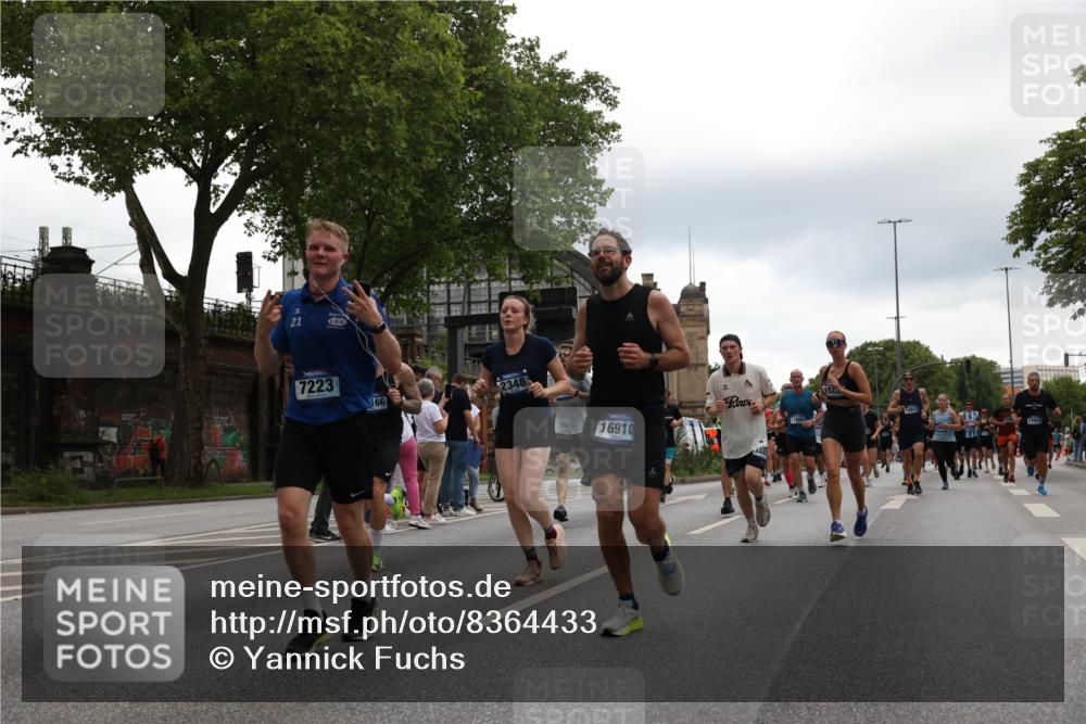 29.06.2025 - hella hamburg halbmarathon Yannick Fuchs http://msf.ph/oto/8364433 29.06.2025 10:53:20 20KM 2006, 2348, 2584, 2677, 2957, 2978, 3114, 3181, 3279, 3425, 3983, 4088, 4592, 4796, 5347, 5885, 6087, 6202, 6220, 6438, 7031, 7223, 7287, 8290, 10036, 10587, 10759, 10896, 10943, 11935, 11938, 12206, 12261, 12564, 12633, 12736, 12862, 13583, 13761, 14567, 14732, 14902, 14928, 14965, 15232, 15240, 15284, 16227, 16341, 16910, 16980, 17017, 17176, 17304, 17503, 17630, 18153, 18327, 18467, 18485, 18716, 19015, 19160 meine-sportfotos.de