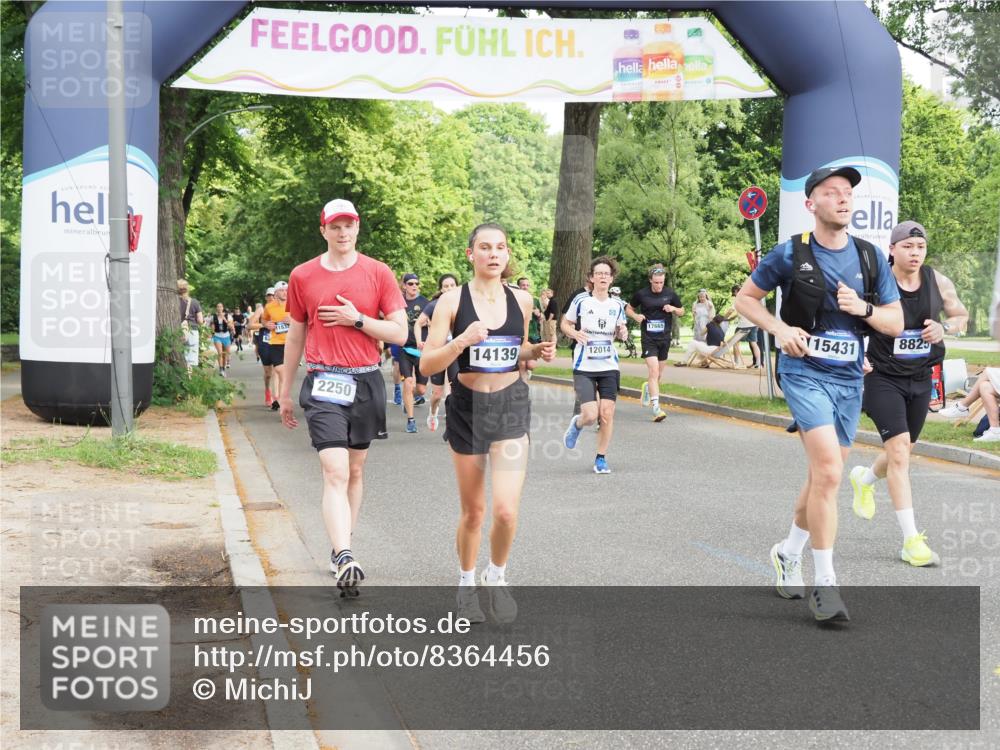 29.06.2025 - hella hamburg halbmarathon MichiJ http://msf.ph/oto/8364456 29.06.2025 10:43:36 Zwischen KM18-KM19 1130, 1485, 2250, 5492, 6399, 8825, 8968, 9246, 9903, 10408, 12014, 12196, 14139, 14737, 15090, 15125, 15431, 17665 meine-sportfotos.de