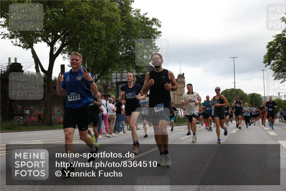 29.06.2025 - hella hamburg halbmarathon Yannick Fuchs http://msf.ph/oto/8364510 29.06.2025 10:53:20 20KM 2006, 2348, 2584, 2677, 2957, 2978, 3114, 3181, 3279, 3425, 3983, 4088, 4592, 4796, 5347, 5885, 6087, 6202, 6220, 6438, 7031, 7223, 7287, 8290, 10036, 10587, 10759, 10896, 10943, 11935, 11938, 12206, 12261, 12564, 12633, 12736, 12862, 13583, 13761, 14567, 14732, 14902, 14928, 14965, 15232, 15240, 15284, 16227, 16341, 16910, 16980, 17017, 17176, 17304, 17503, 17630, 18153, 18327, 18467, 18485, 18716, 19015, 19160 meine-sportfotos.de