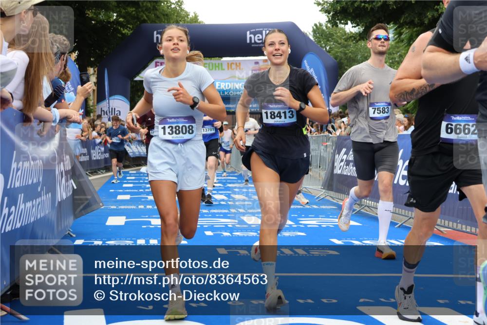 29.06.2025 - hella hamburg halbmarathon Strokosch-Dieckow http://msf.ph/oto/8364563 29.06.2025 10:50:38 Ziel 1399, 1750, 2234, 2788, 4346, 6282, 6662, 6712, 7134, 7397, 7583, 7786, 7952, 8576, 8657, 9057, 11214, 11356, 13701, 13808, 13812, 13875, 15426, 15519, 15720, 15803, 16291, 16806, 17129, 17179, 17247, 17908, 18006, 18229, 18370, 18413, 18820 meine-sportfotos.de