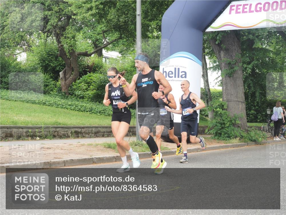29.06.2025 - hella hamburg halbmarathon KatJ http://msf.ph/oto/8364583 29.06.2025 10:22:52 Zwischen KM18-KM19 4246 meine-sportfotos.de