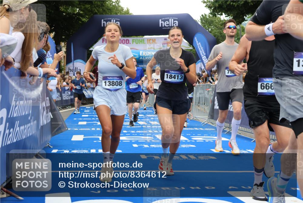 29.06.2025 - hella hamburg halbmarathon Strokosch-Dieckow http://msf.ph/oto/8364612 29.06.2025 10:50:38 Ziel 1399, 1750, 2234, 2788, 4346, 6282, 6662, 6712, 7134, 7397, 7583, 7786, 7952, 8576, 8657, 9057, 11214, 11356, 13701, 13808, 13812, 13875, 15426, 15519, 15720, 15803, 16291, 16806, 17129, 17179, 17247, 17908, 18006, 18229, 18370, 18413, 18820 meine-sportfotos.de