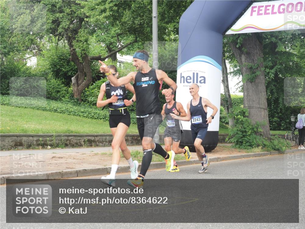29.06.2025 - hella hamburg halbmarathon KatJ http://msf.ph/oto/8364622 29.06.2025 10:22:52 Zwischen KM18-KM19 4246 meine-sportfotos.de